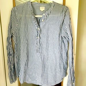J. Crew sear sucker ruffled button down size m